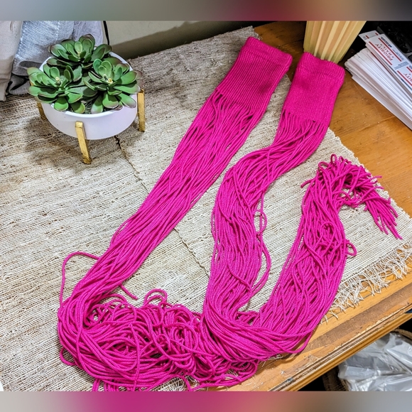 Ioannes • Knit Fringed Long Arm Sleeves in Electric Pink - Picture 1 of 3